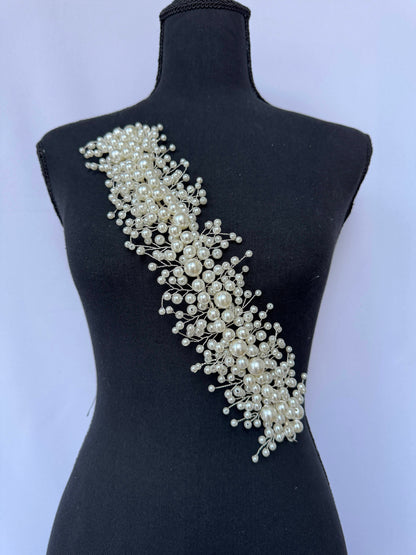 Luxurious Pearl Appliqué